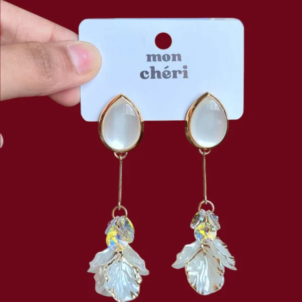 Hanging Mona Lisa Earrings - Image 6